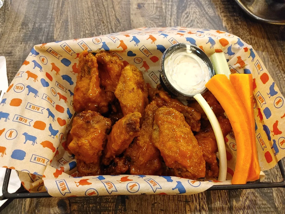 Hot Wings, Kelseys Original Roadhouse