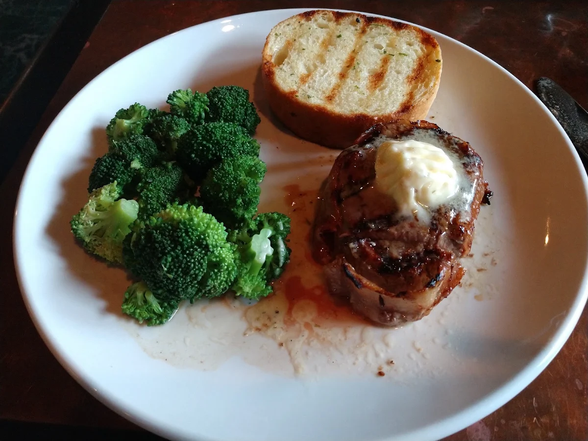 Sirloin Broccoli Garlic Bread