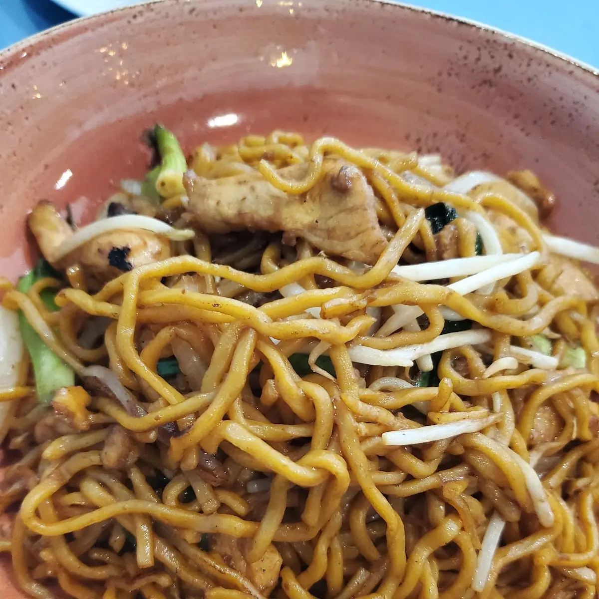 Lo Mein Chicken Noodles