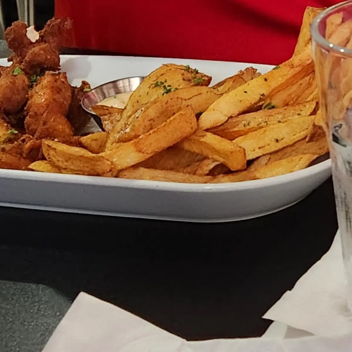 Chicharrones De Pollo Con Papas Fritas