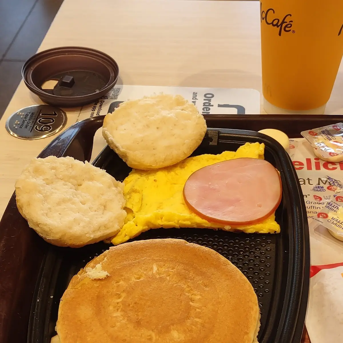 Big Breakfast with Hotcakes