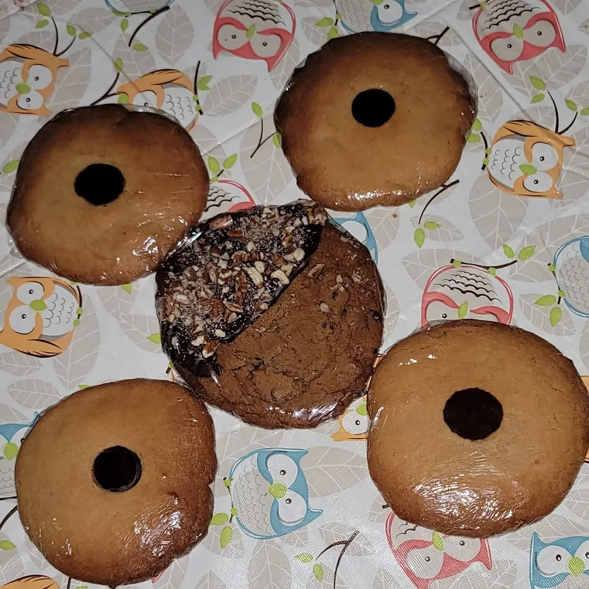 Peanut Butter Thumbprint Cookie & Chocolate Dipped Chocolate Chip Cookie