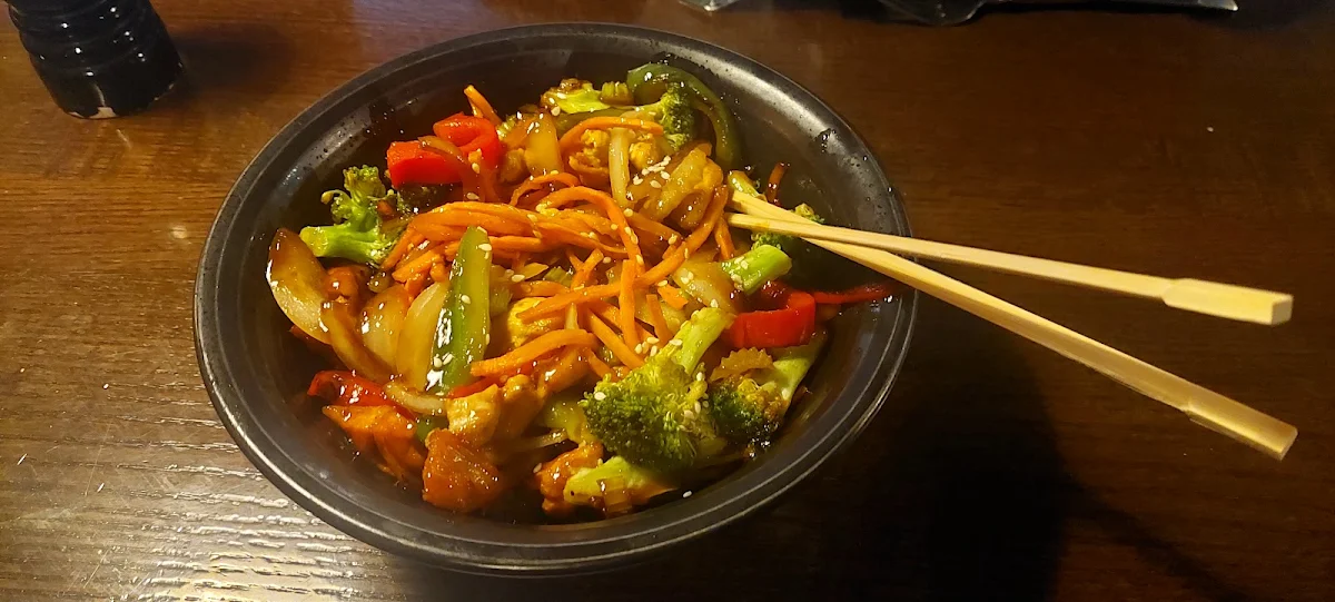 Chinatown Stir Fry, MR MIKES SteakhouseCasual