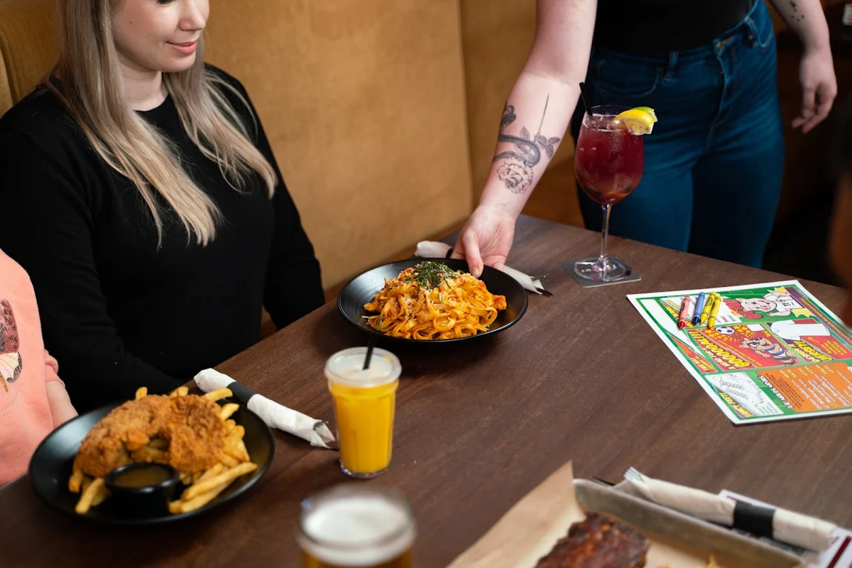 Highlights, MR MIKES SteakhouseCasual