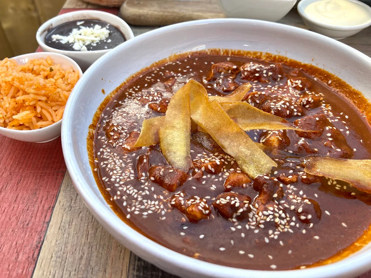 Sopa Azteca, XOLA