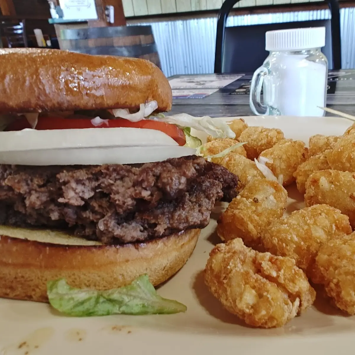 Burger & Tots