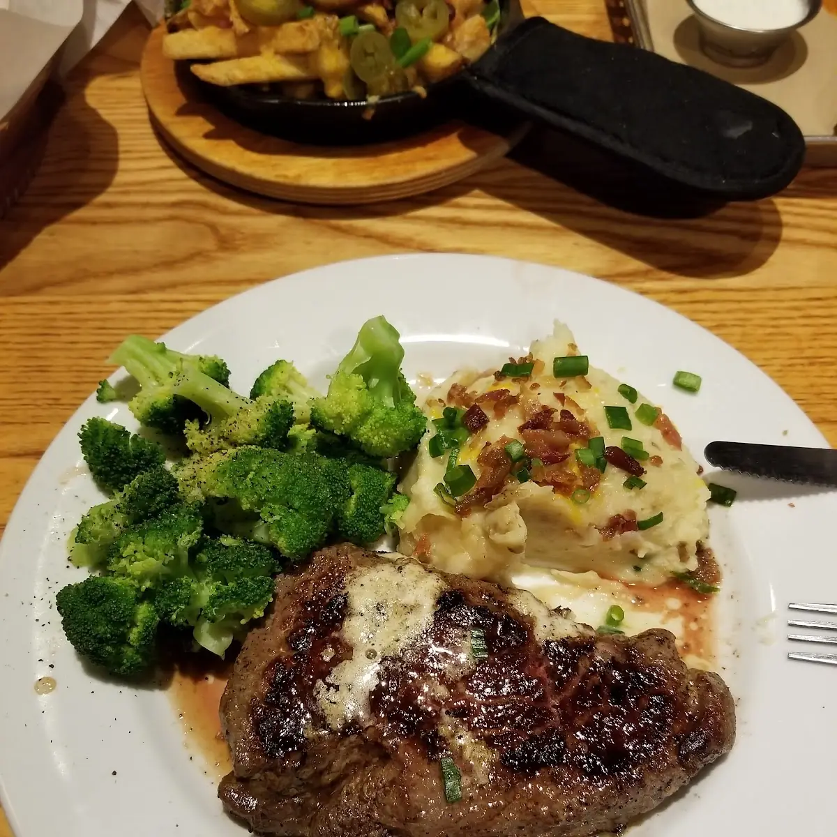 Ribeye Loaded Mashed Potatoes Steamed Broccoli