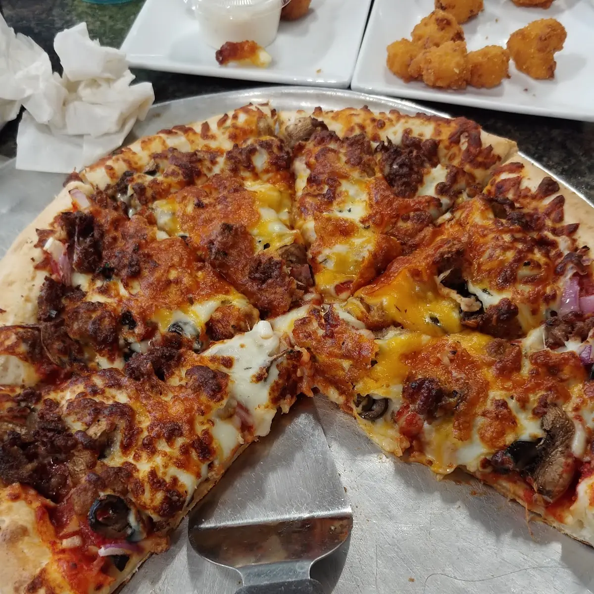Everything Pizza