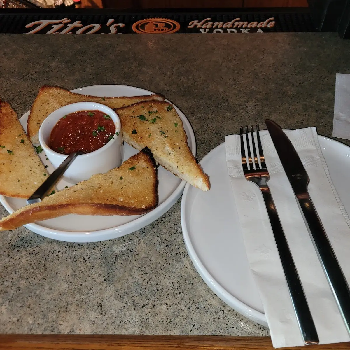 Garlic Bread with Marinara Sauce
