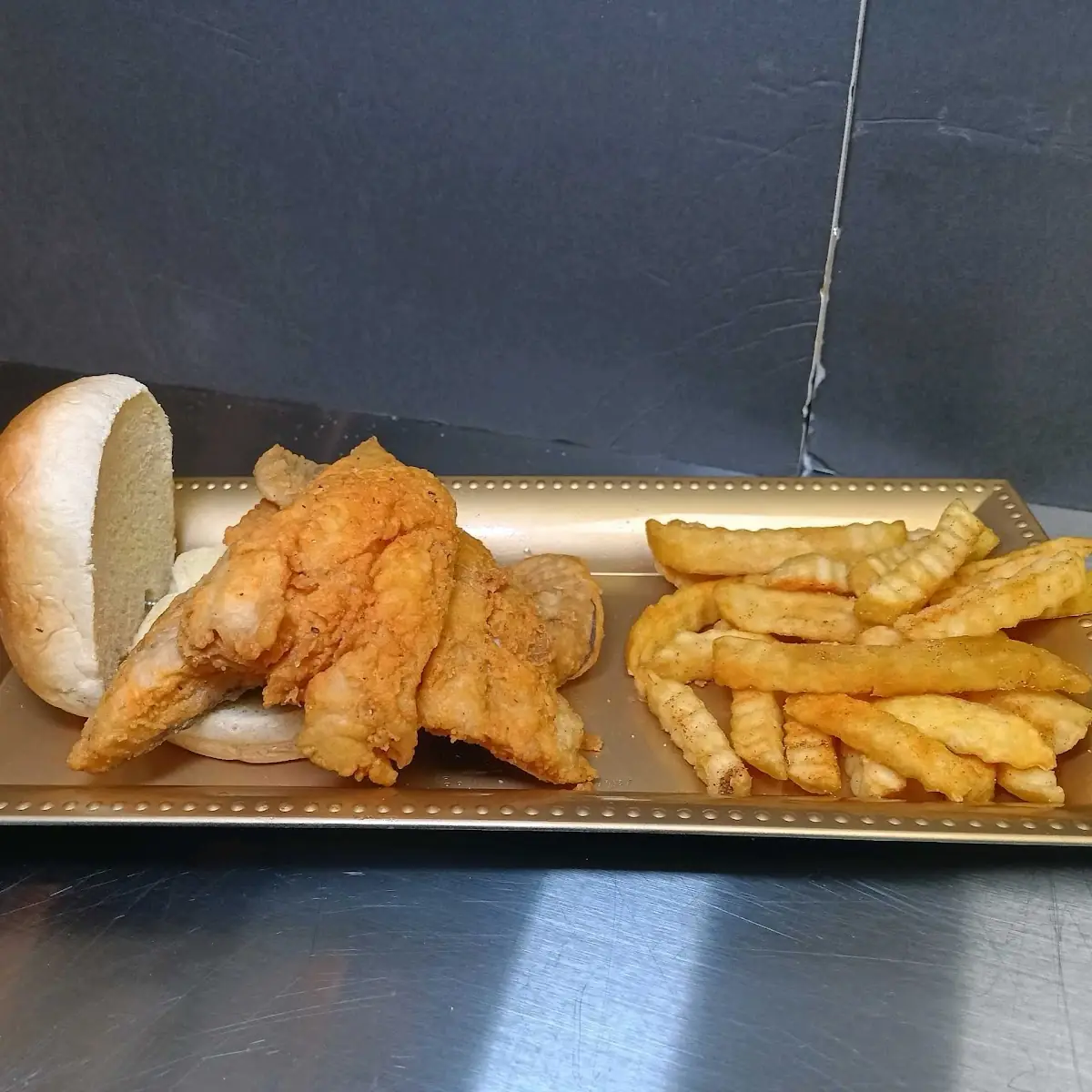 Fish Sandwich & Fry