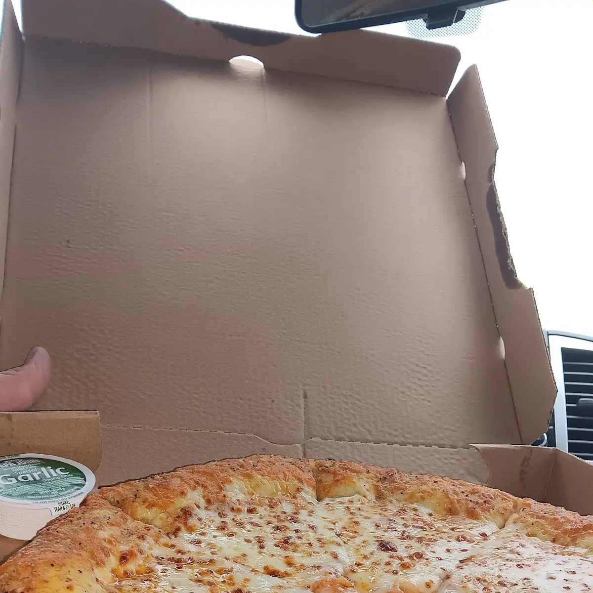 Garlic Stuffed Crust Cheese Pizzza