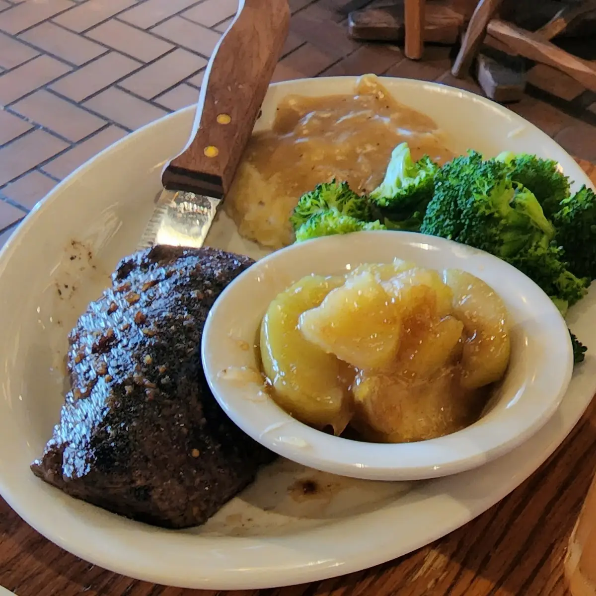 Smokehouse Grilled Chicken & Mashed Potatoes