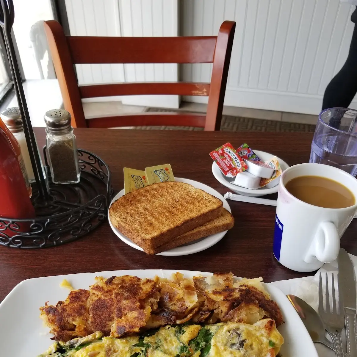 Veggie Omelette with Homefries