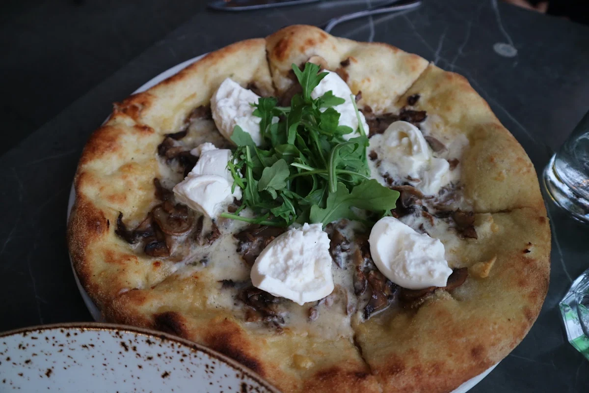 Burrata E Funghi Pizze, Trattoria Gusto