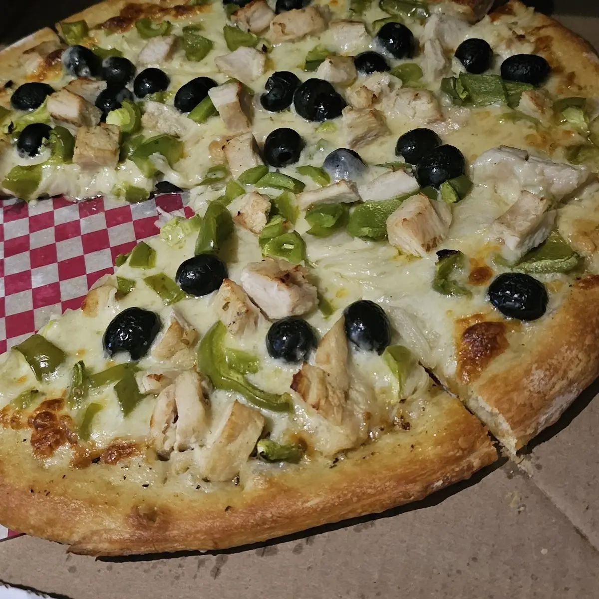 Grilled Chicken Pizza