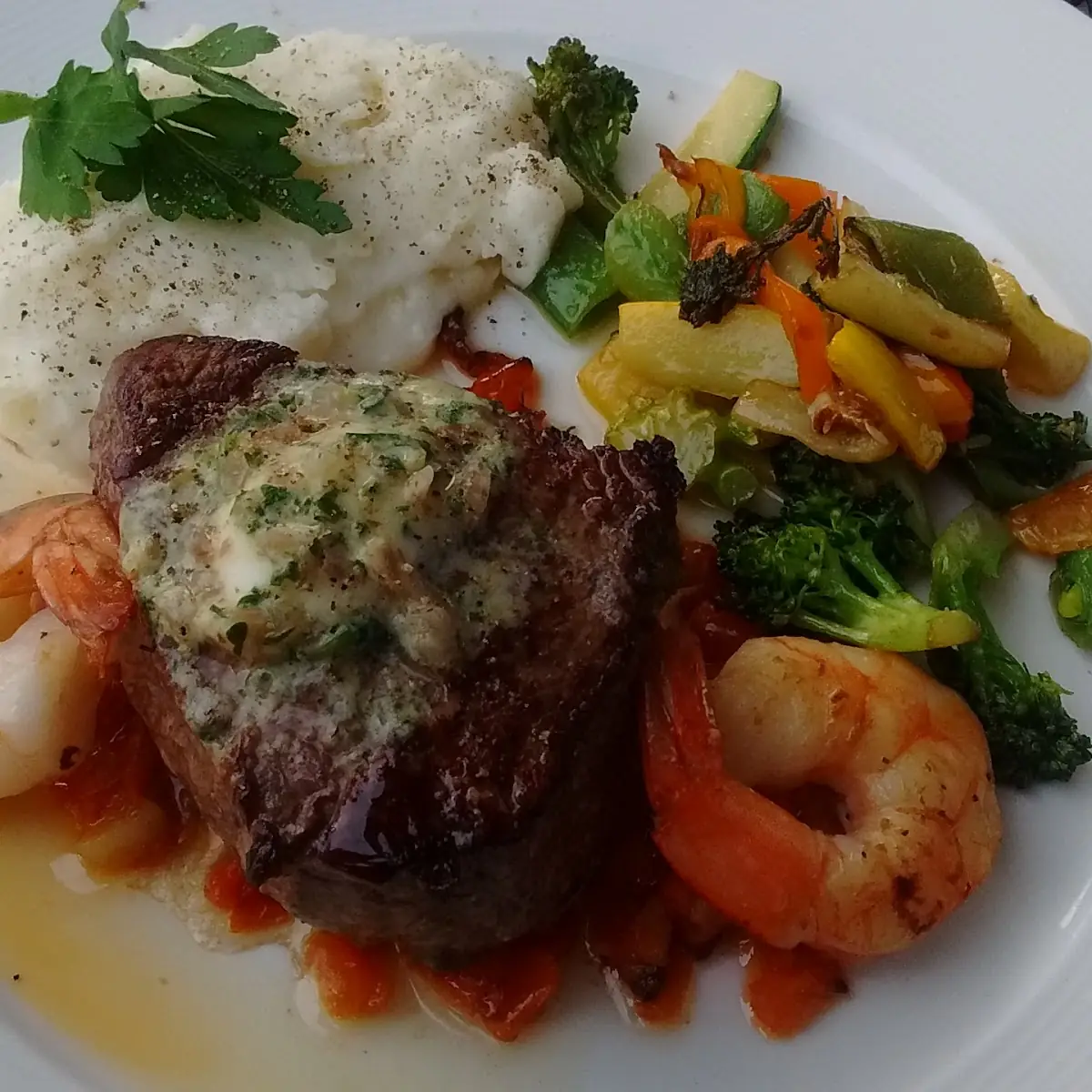 Sirloin Steak with Prawn