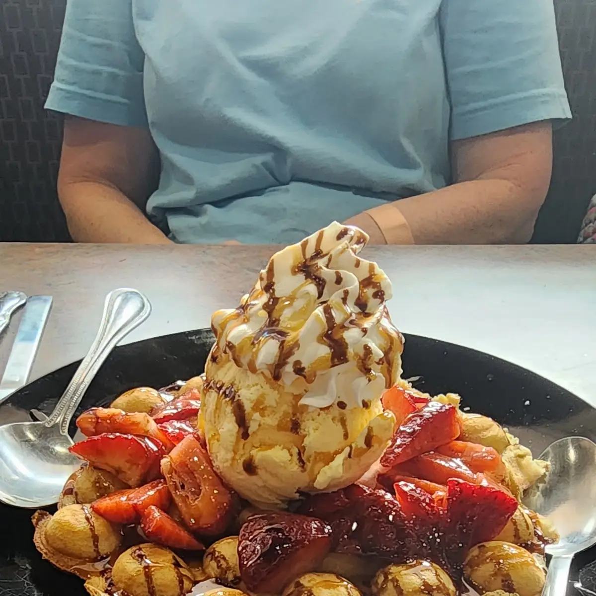 Bubble Waffle Syndae