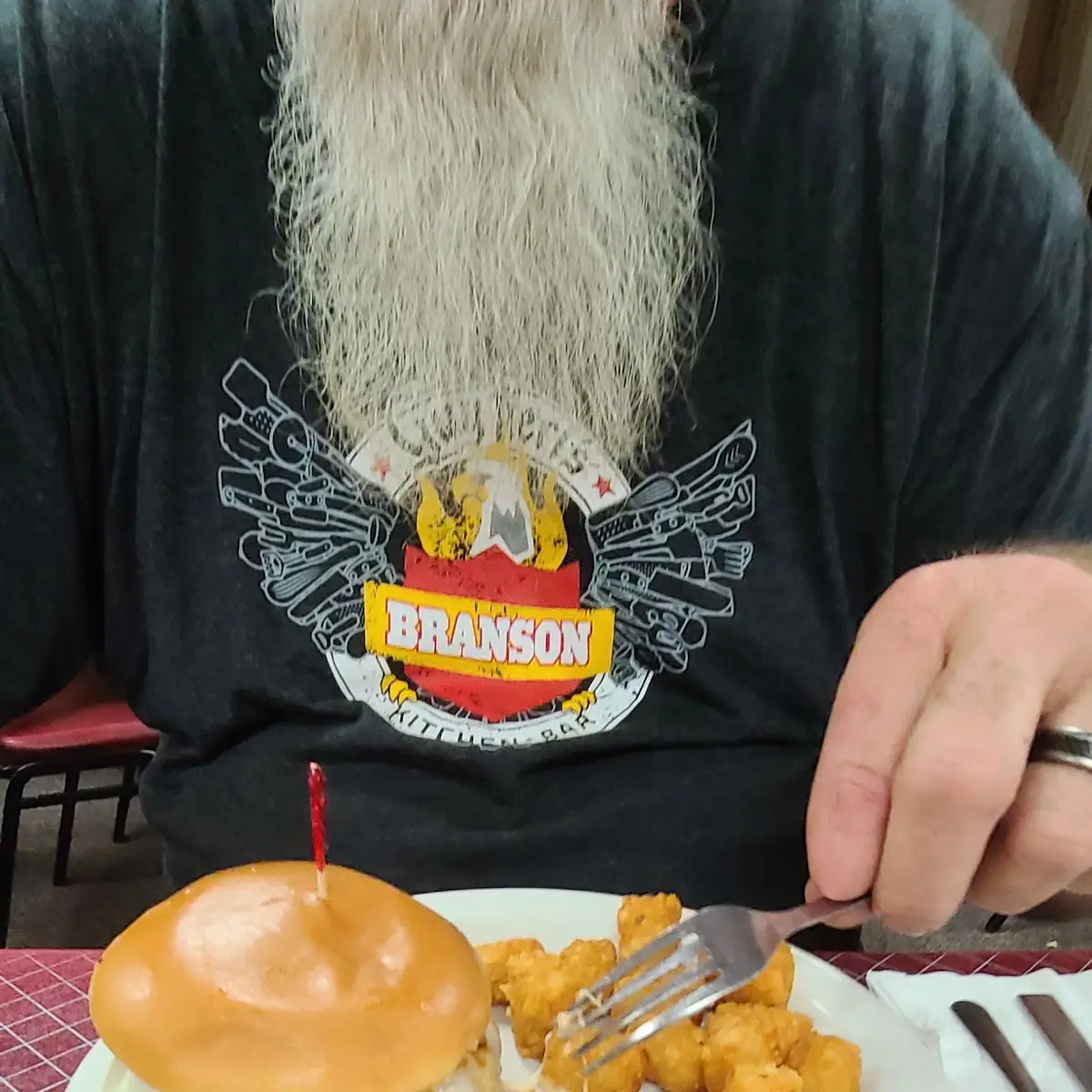 Pizza Burger w Tots