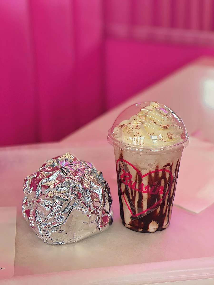Bussin Milkshakes, BUSSIN BURGER