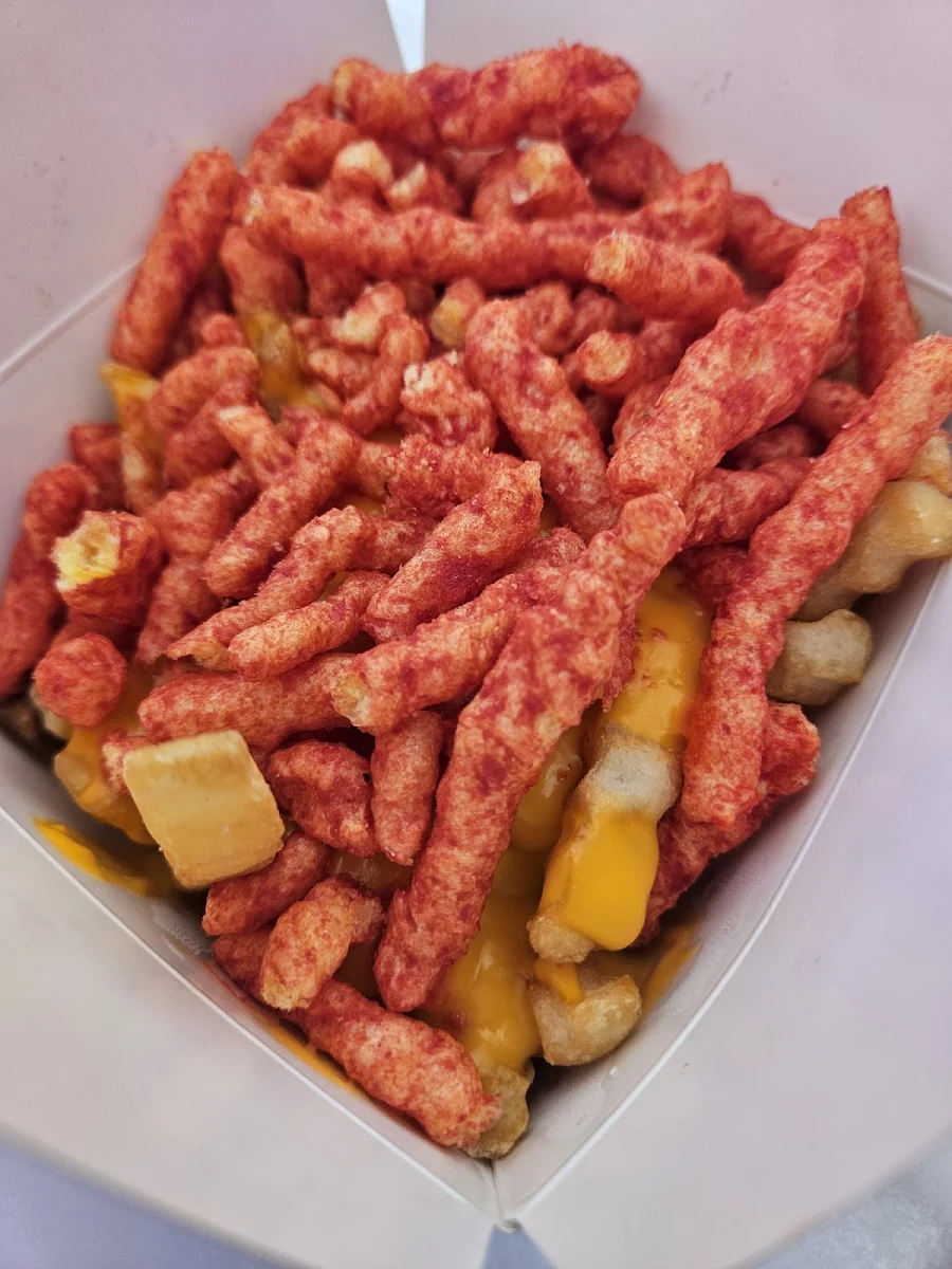 Cheesy Cheeto Fries, BUSSIN BURGER