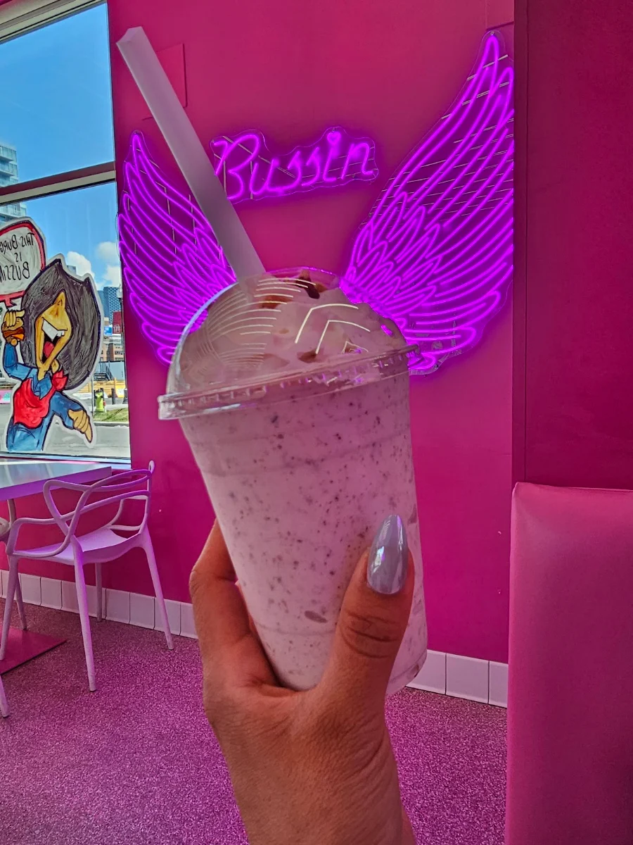 Funky Monkey Milkshake, BUSSIN BURGER