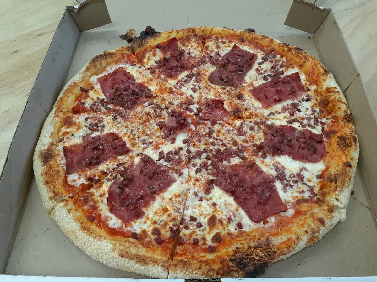 Meat Supreme Pizza, PIZZA PIETRA