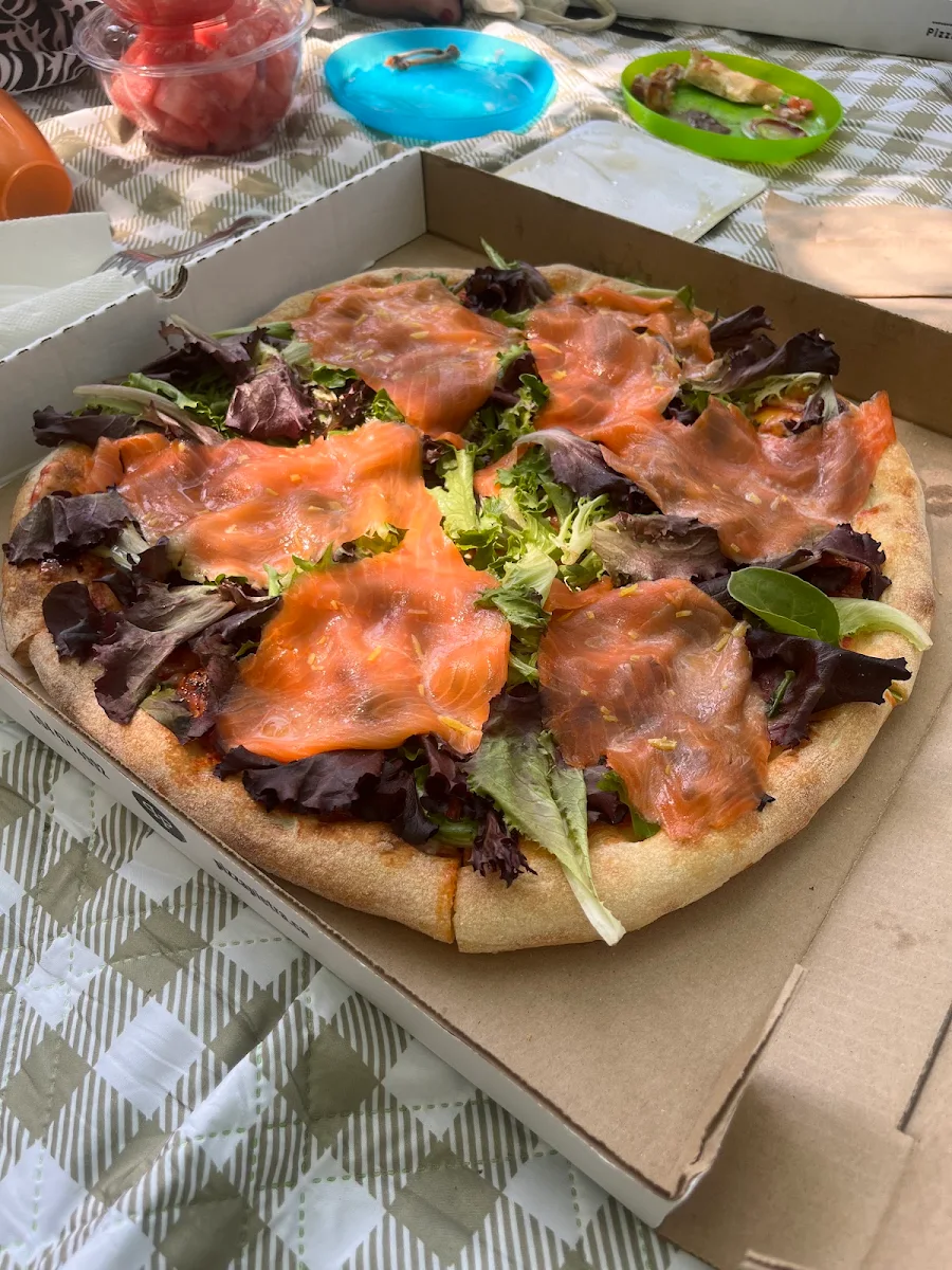 Smoked Salmon Cold Pizza, PIZZA PIETRA