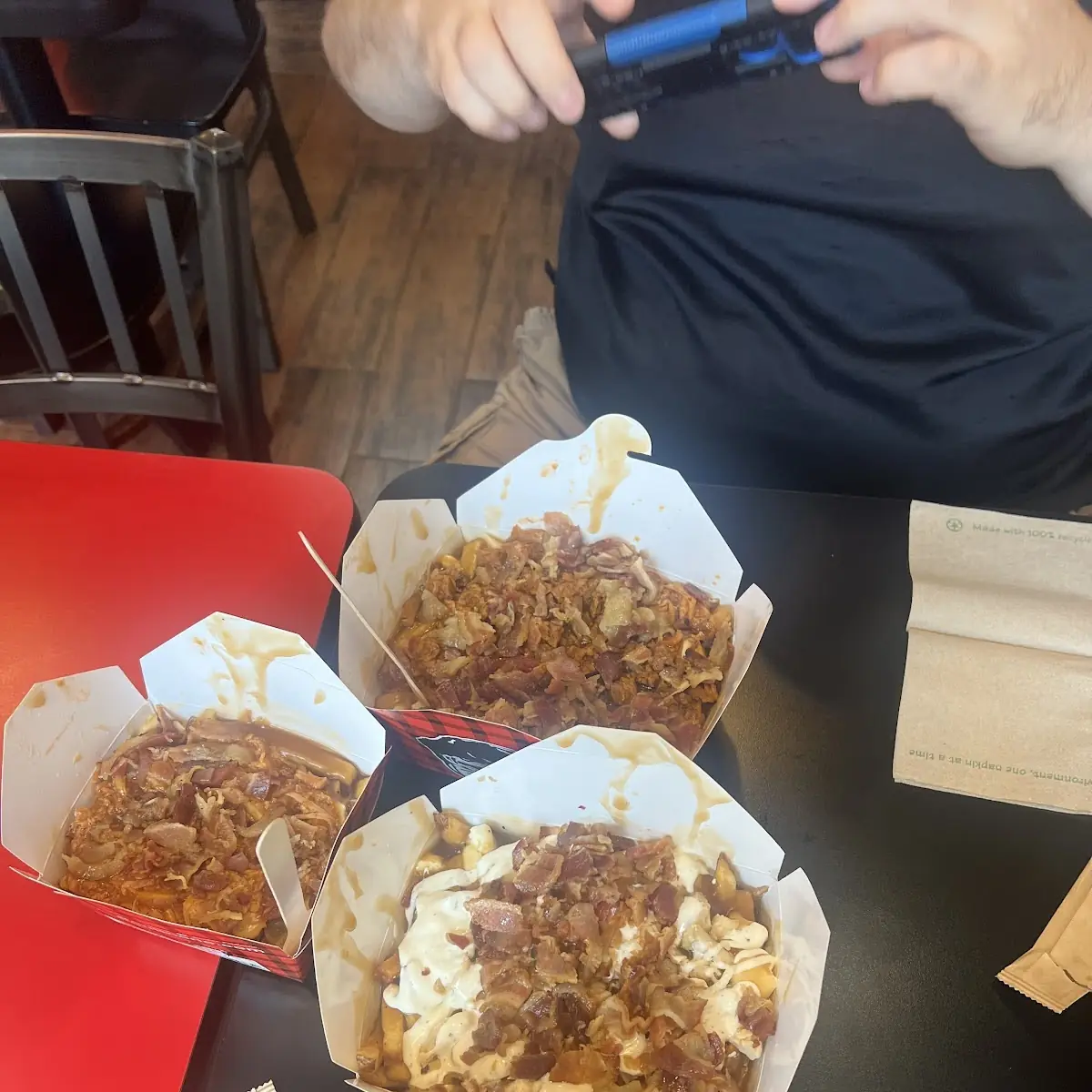 Highlights, Smoke's Poutinerie Windsor