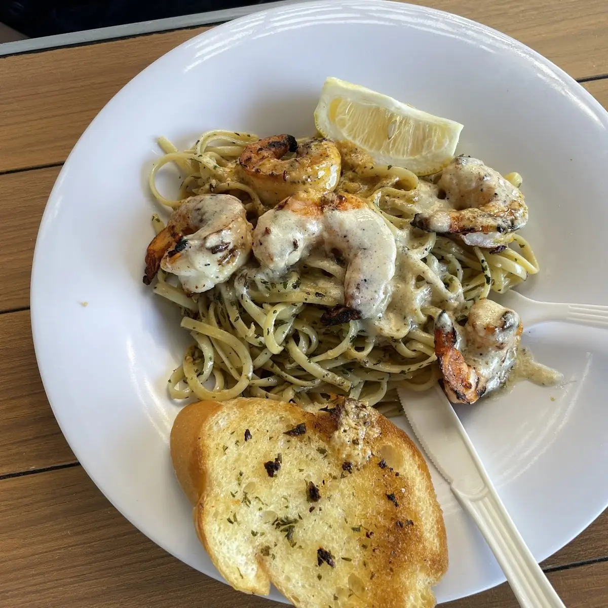 Linguini Pasta with Garlic Bread