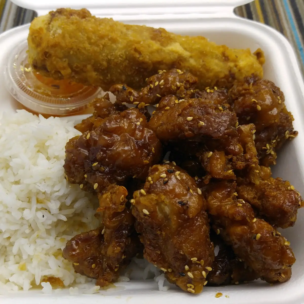 Sesame Chicken w Egg Roll