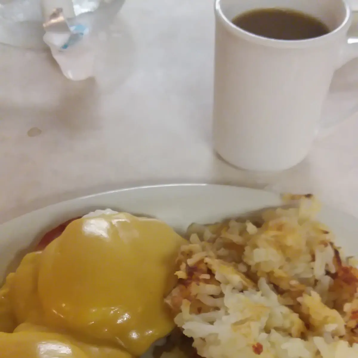 Eggs Benedict with Hasbrowns