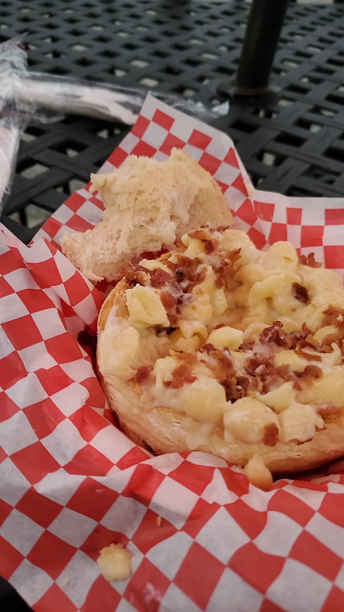 Mac & Cheese Bread Bowl with Bacon Bits