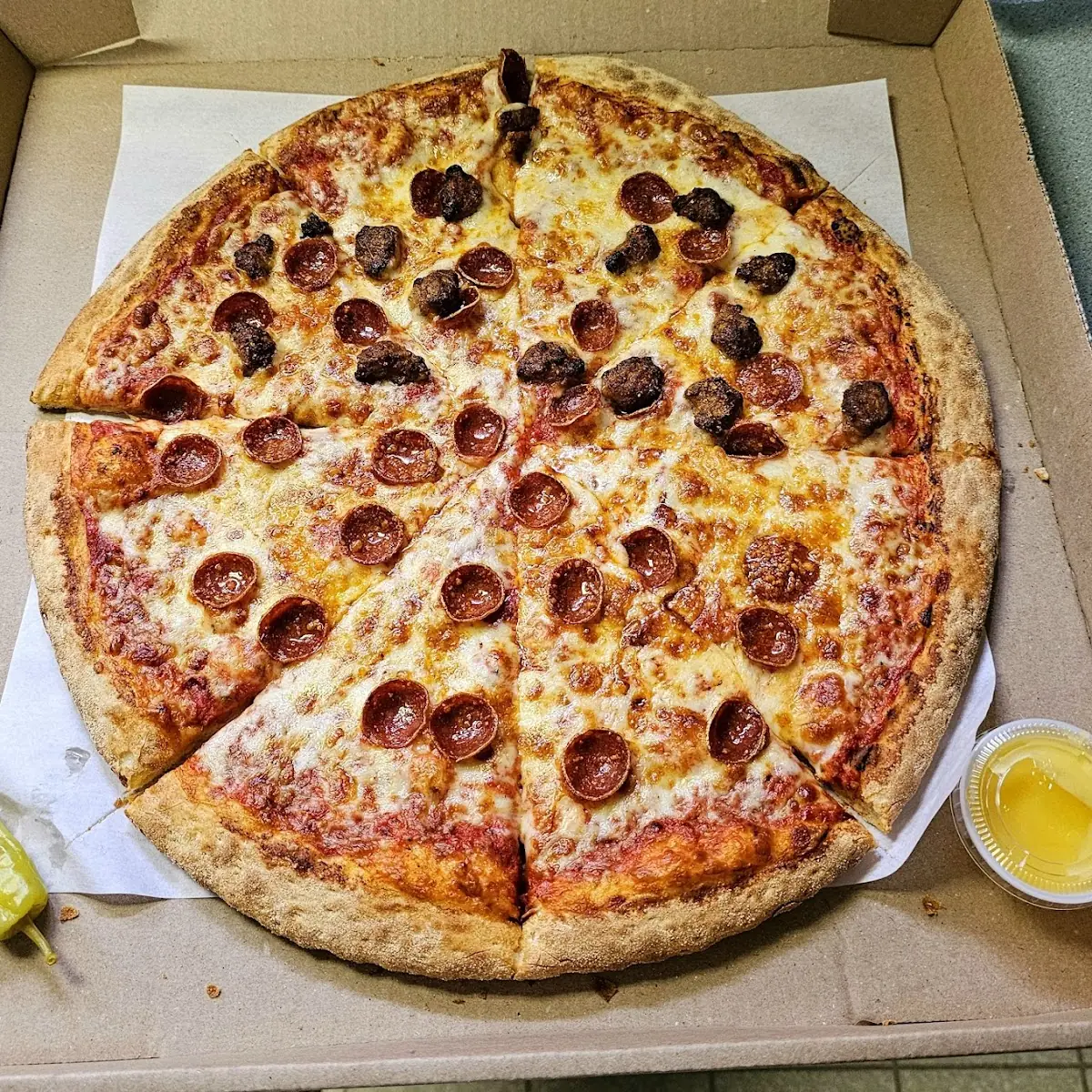 Large Pepperoni Pizza