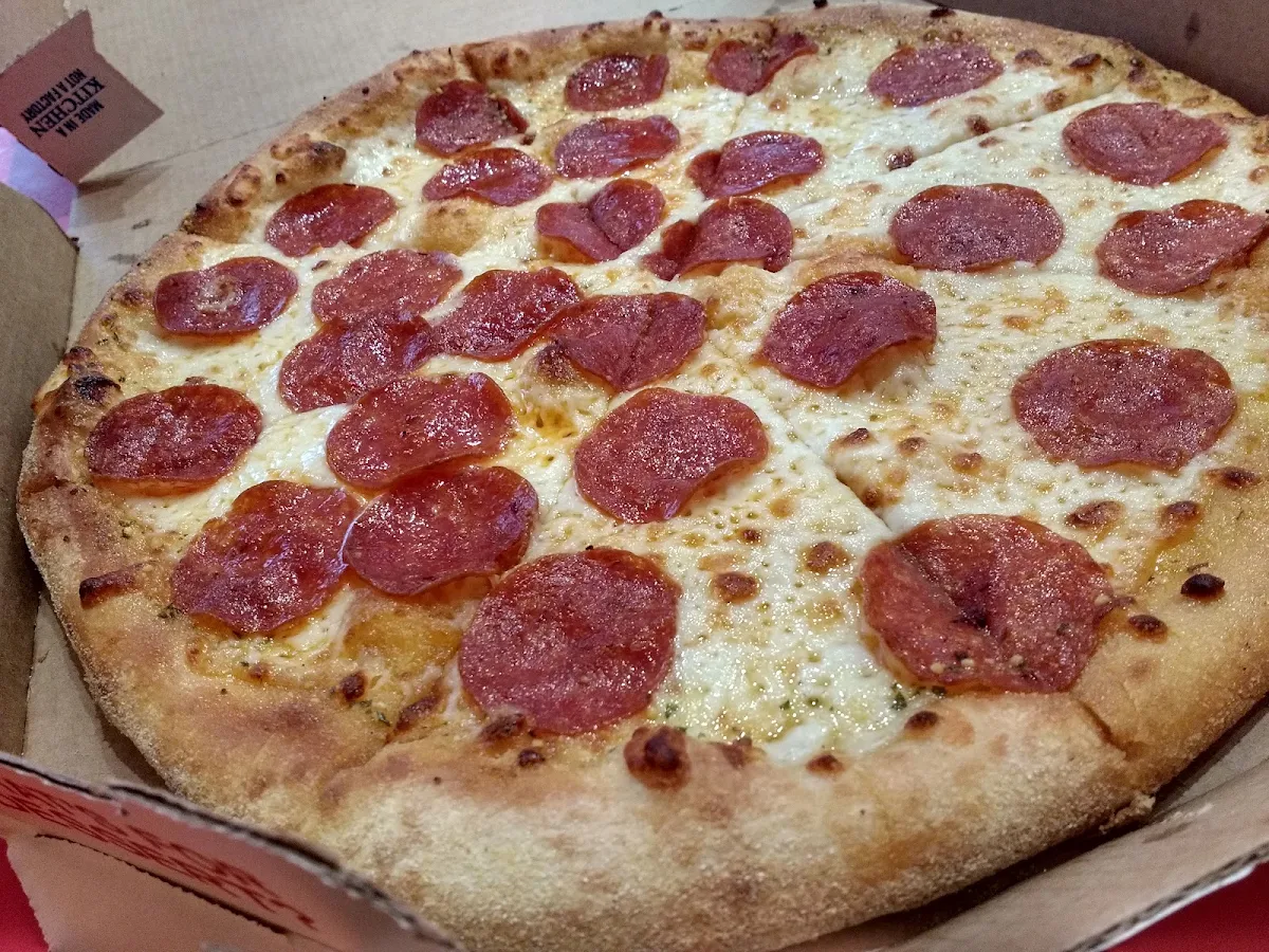 Pepperoni Pizza with Garlic