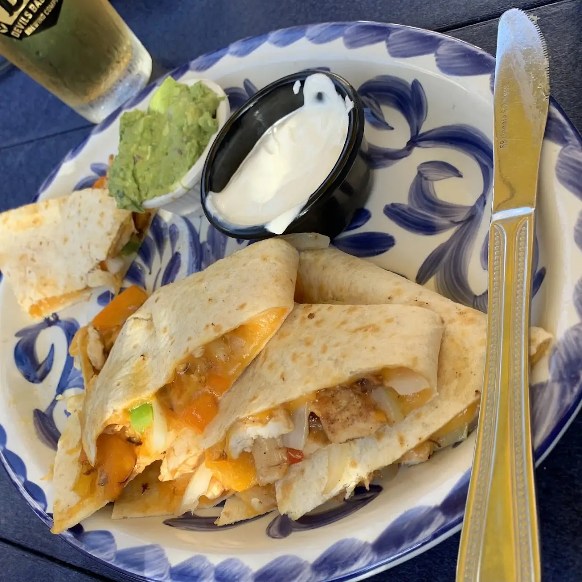 16oz Queso Dip & Chips