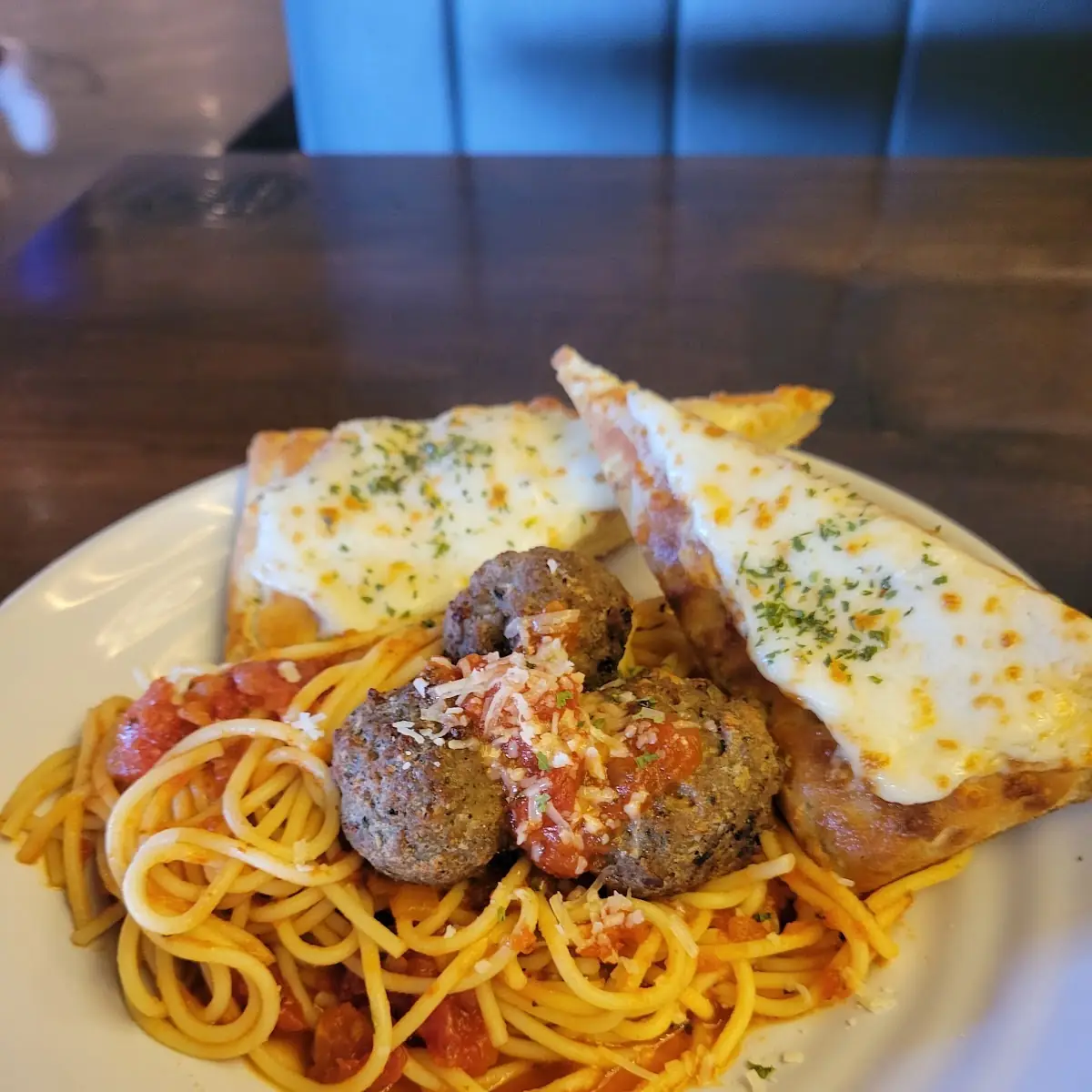 Spaghetti Meatballs w Garlic Bread