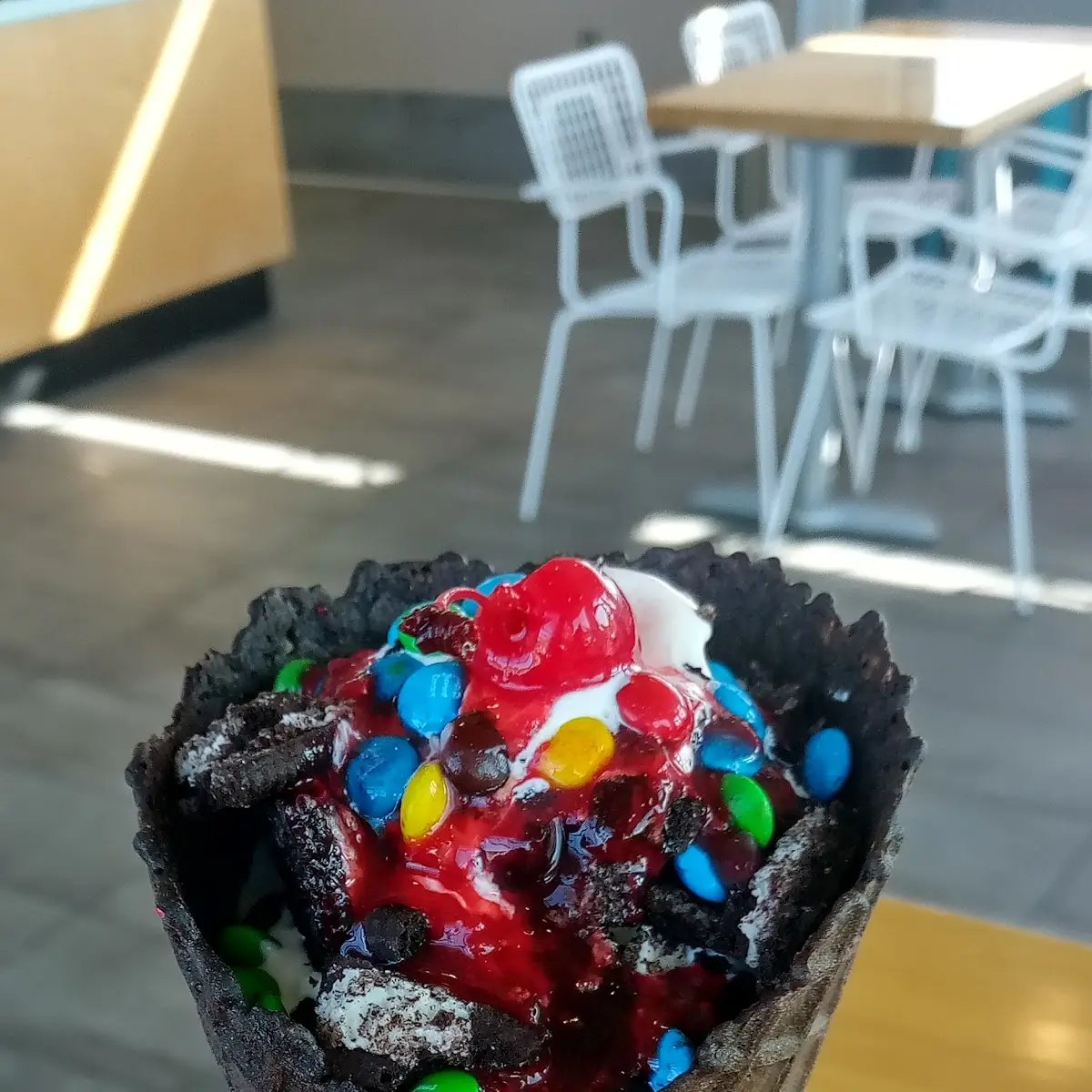 Oreo Waffle Cone Add M&M Strawberry