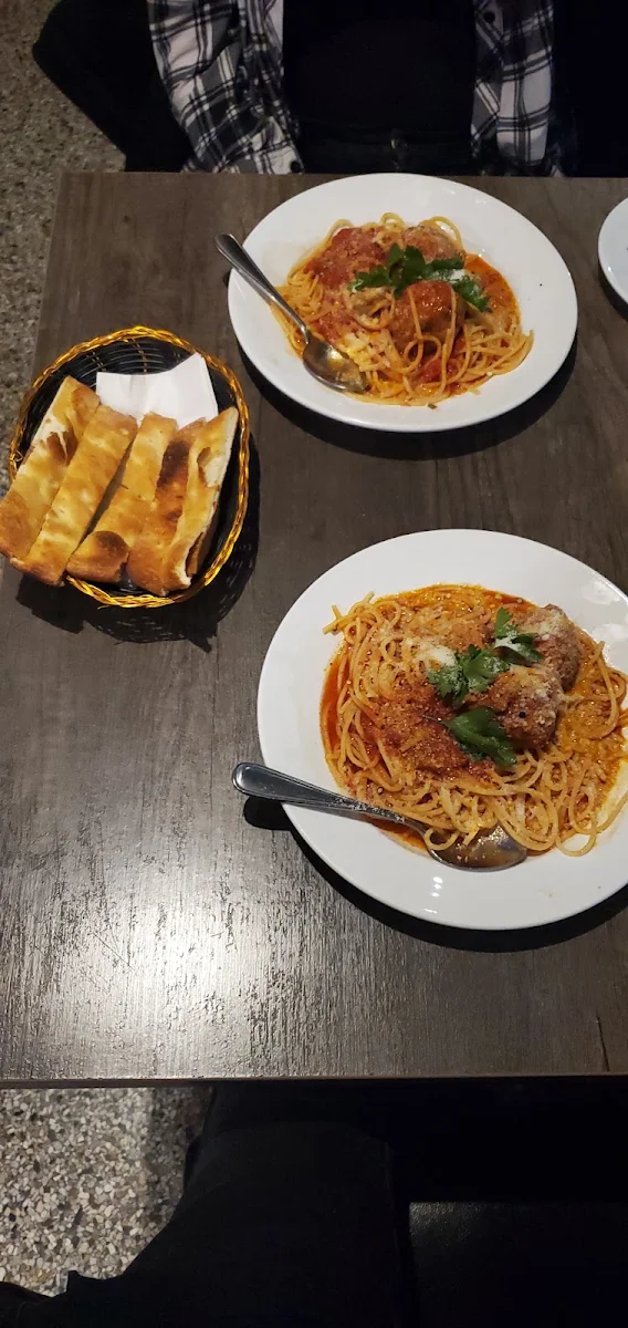 Salto's Spaghetti & Meatballs