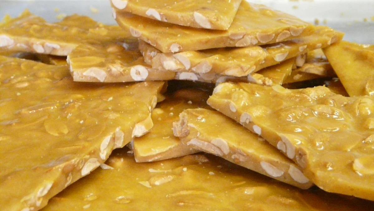 Peanut Brittle 1 lb