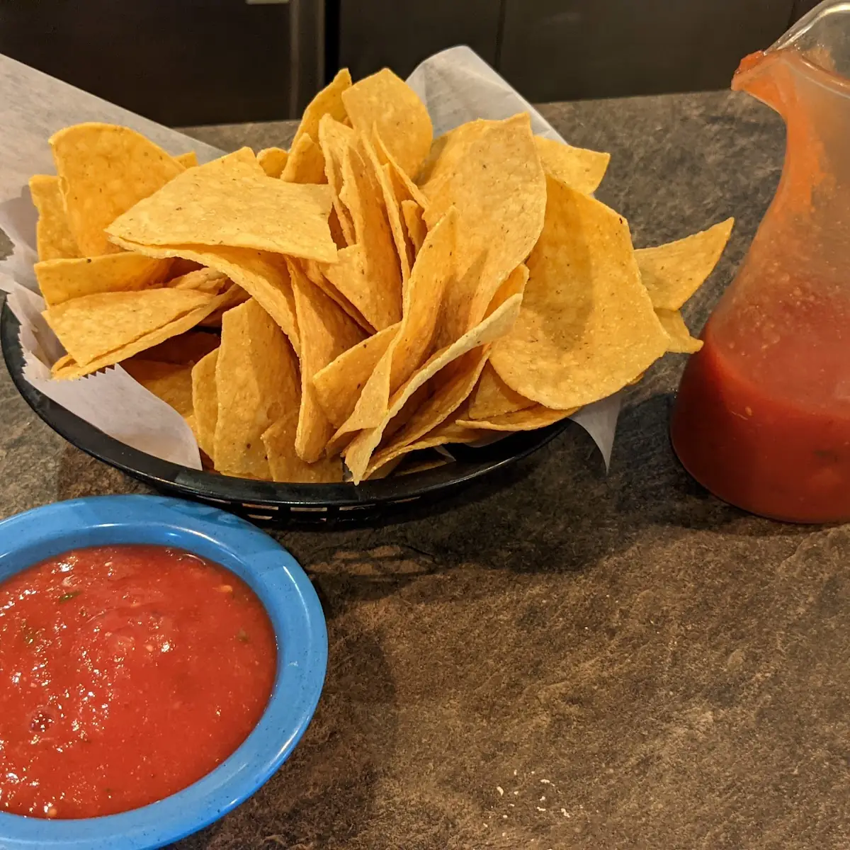 Large Chips & Salsa