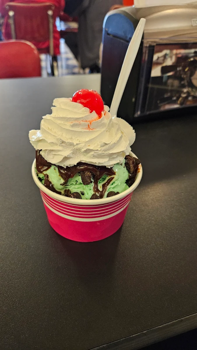 Mint Chocolate Chip Sundae