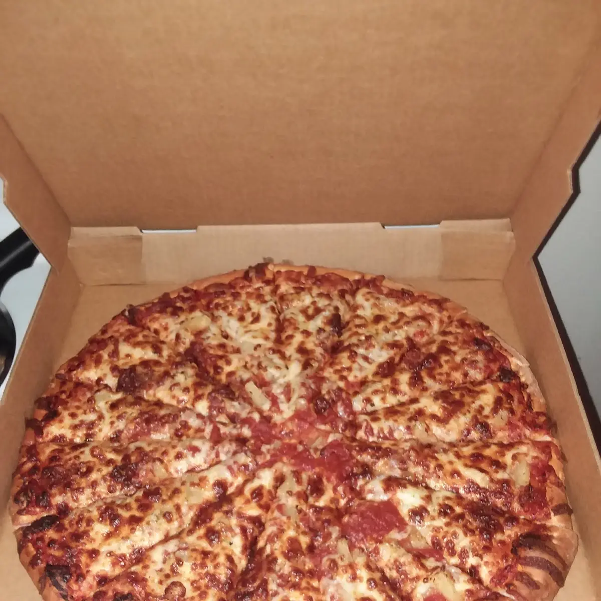 Well Done Extra Sauce Large Pineapple Bacon Pizza