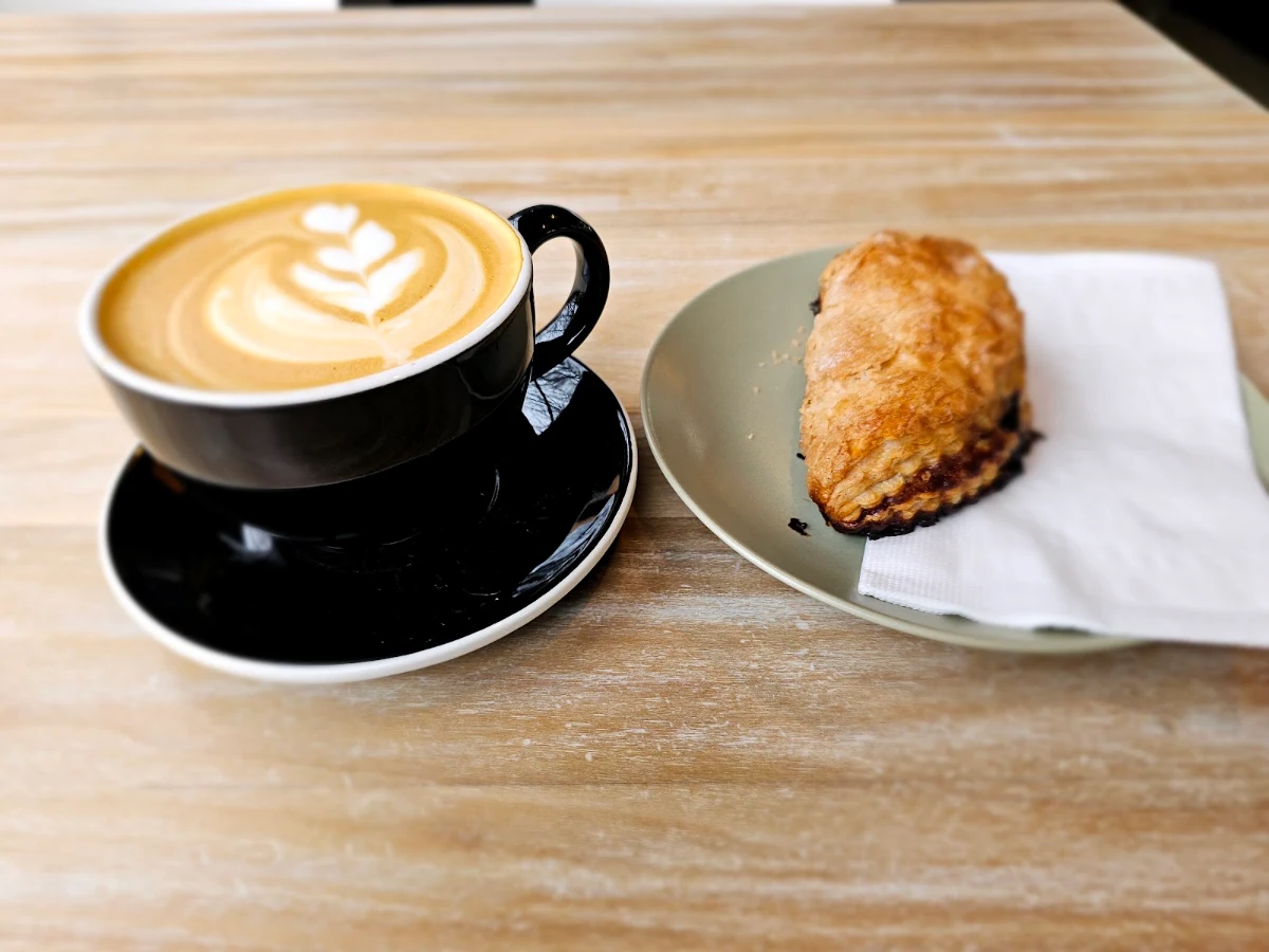 Latte and Blueberry Handpie
