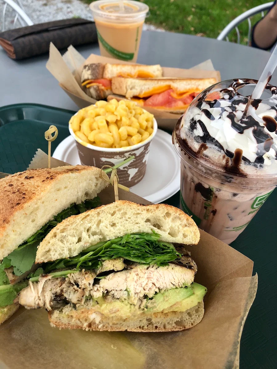 Avocado & Chicken Sandwich