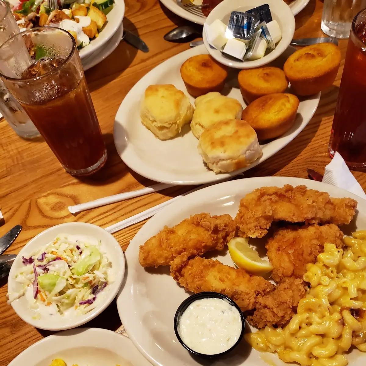 Fried Fish with Macaroni and Cheese