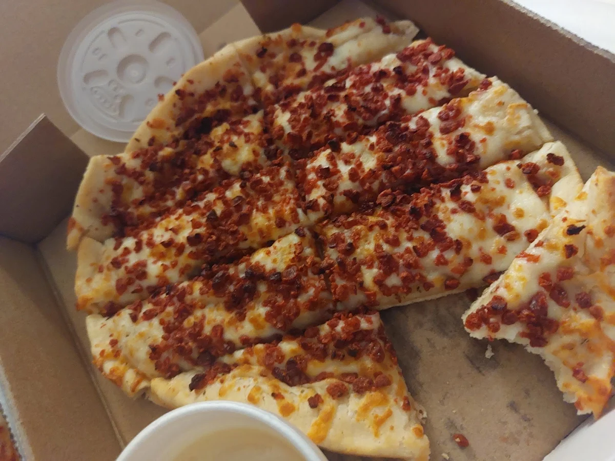 Highlights, Jomaa's Pizza