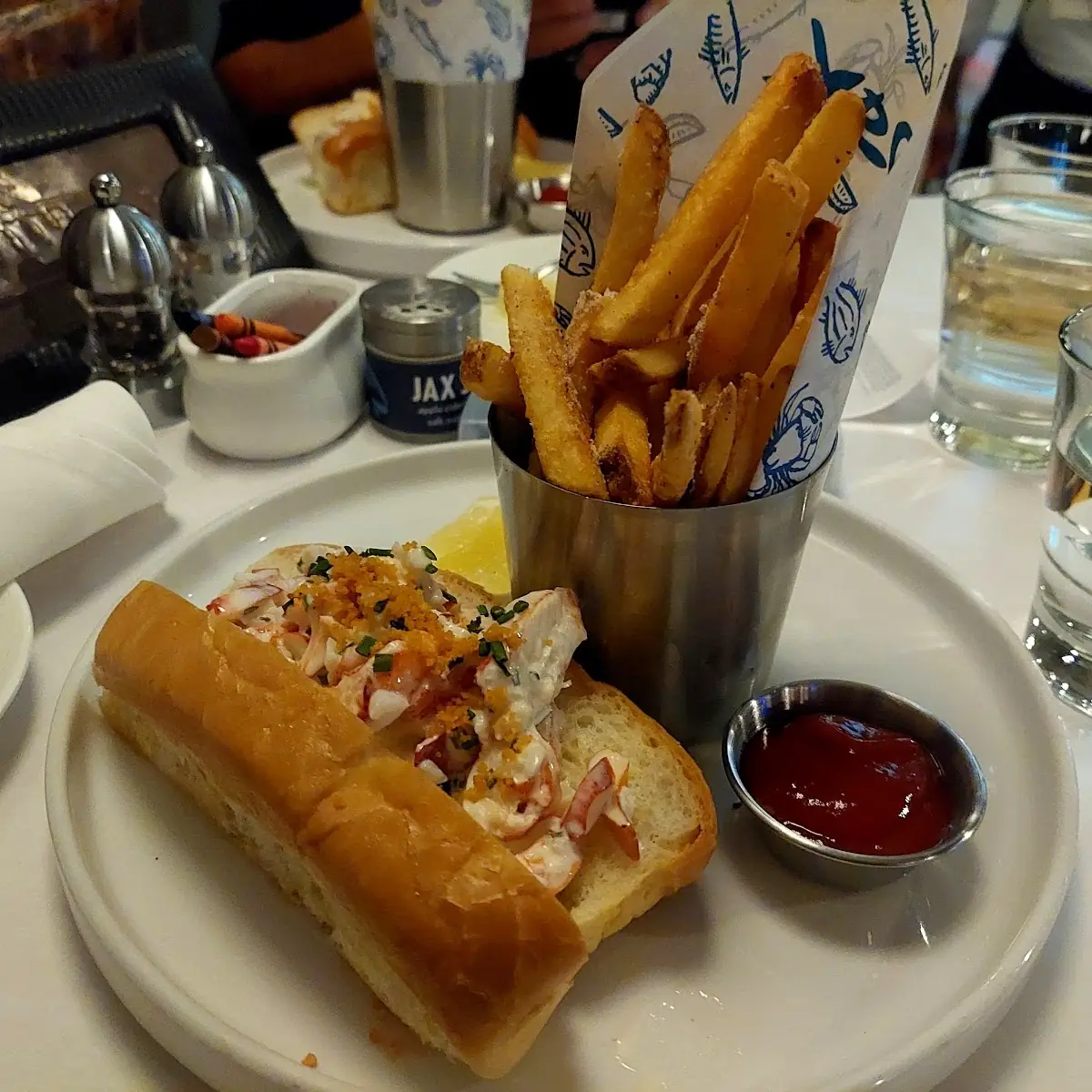 Lobster Roll with Fries