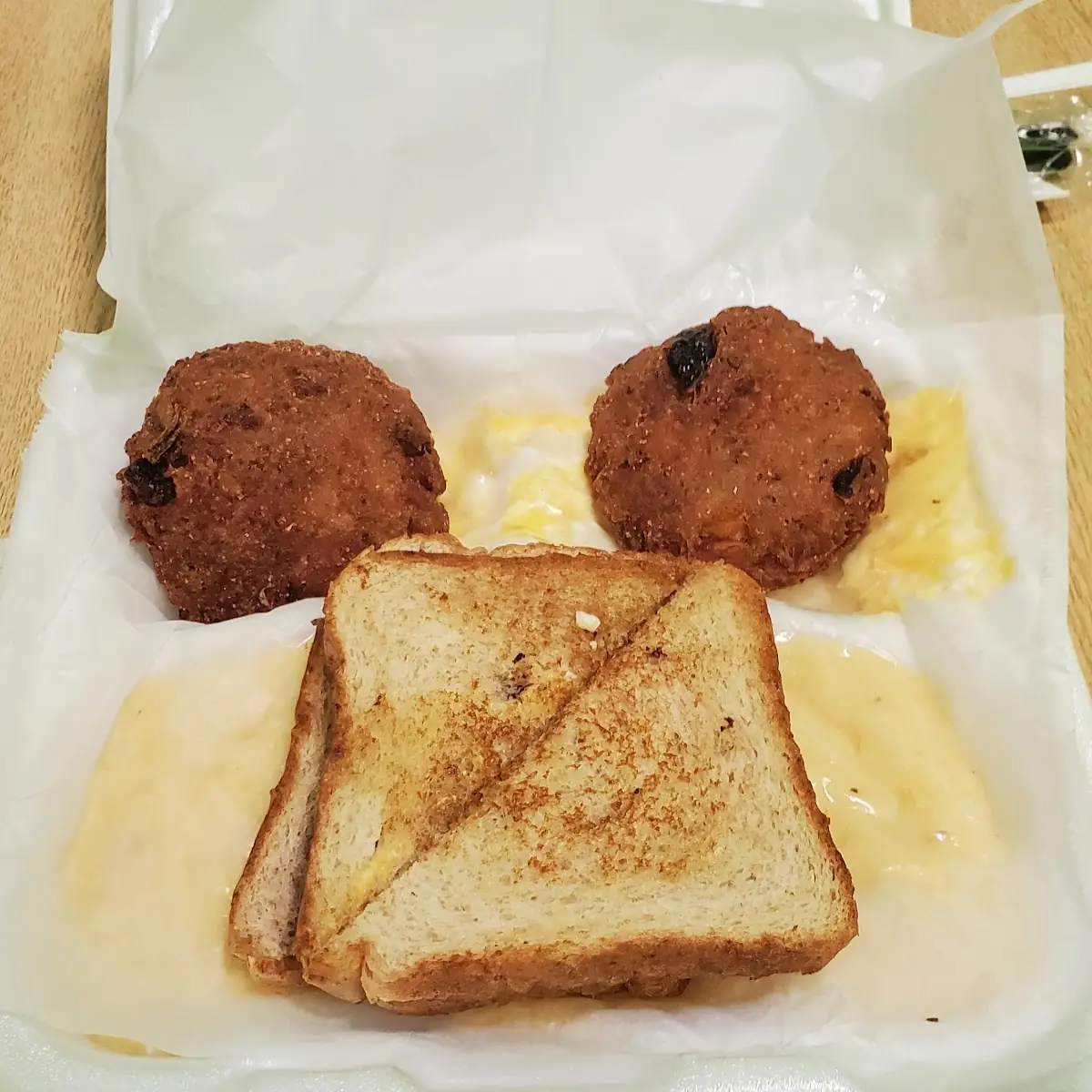 Scrambled Eggs Cheese Grits