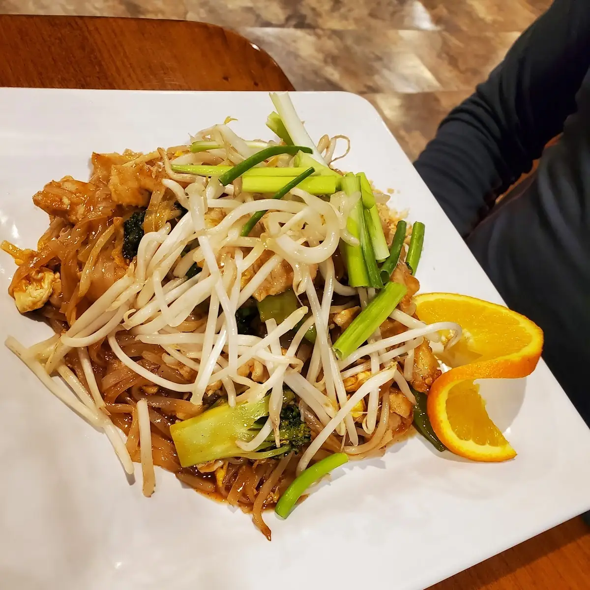 S-1 Crispy Chicken Pad Thai