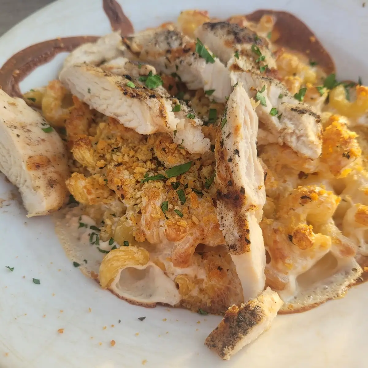 Baked Mac N Cheese with Chicken